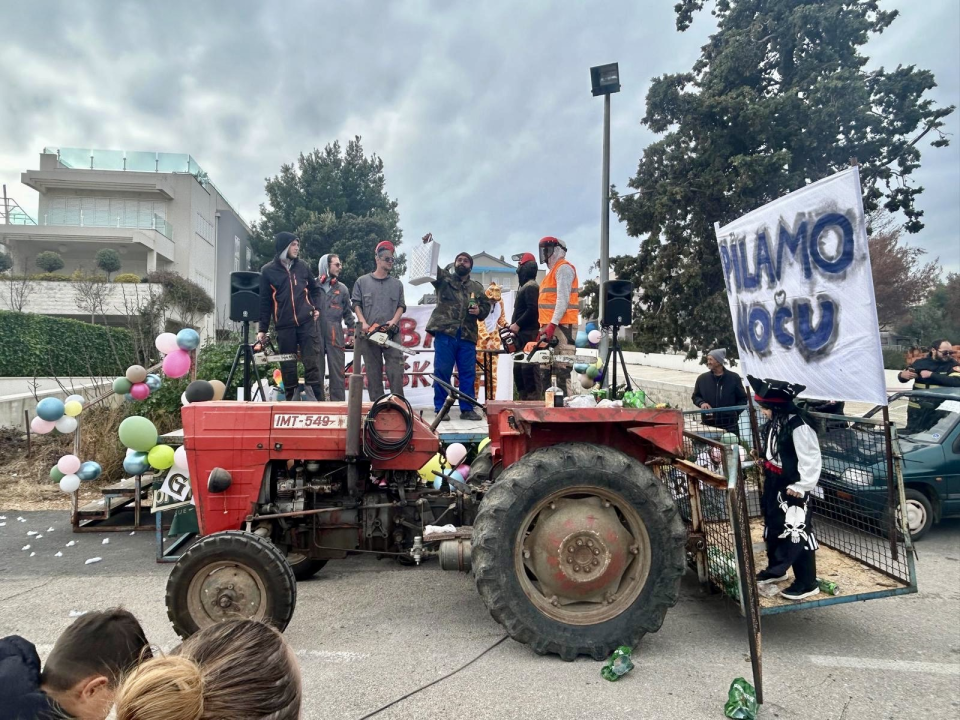 Grebaške maškare: Dan ispunjen zabavom, smijehom i dobrom spizom