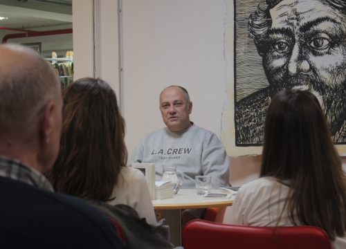 Fotografija 9 - Haiku po šibenski: Aljoša Vuković predstavio svoju novu zbirku pjesama 'Šiboku'