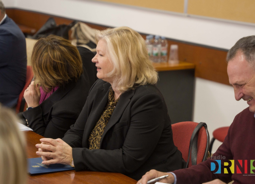 Fotografija 14 - Župan Jelić i gradonačelnik Drniša uručili 13 ključeva stanarima višestambene zgrade