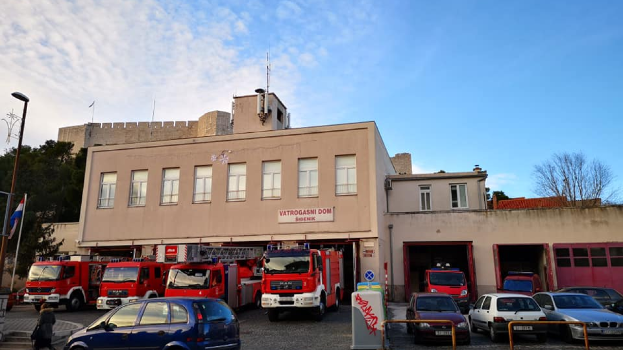 Izazovi šibenskih vatrogasaca: Gužve, manjak mjesta i iščekivanje novog doma