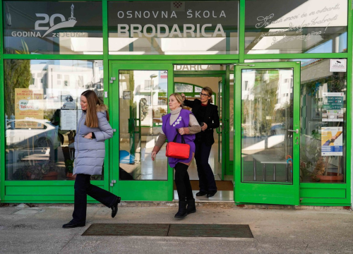 Fotografija 22 - Evakuirana OŠ Brodarica: Bez brige, to je bila samo vježba