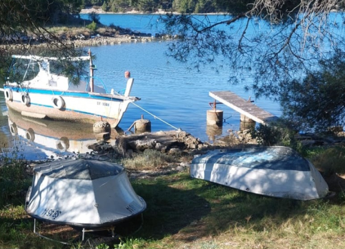Fotografija 7 - Napuštene brodice i krivolov ugrožavaju zaštićeni Morinjski zaljev