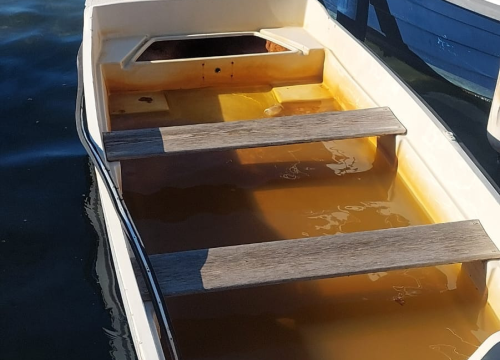 Fotografija 3 - Napuštene brodice i krivolov ugrožavaju zaštićeni Morinjski zaljev