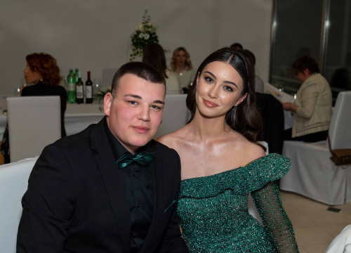 Fotografija 57 - Zavirite na maturalni ples šibenske Medicinske škole (2)