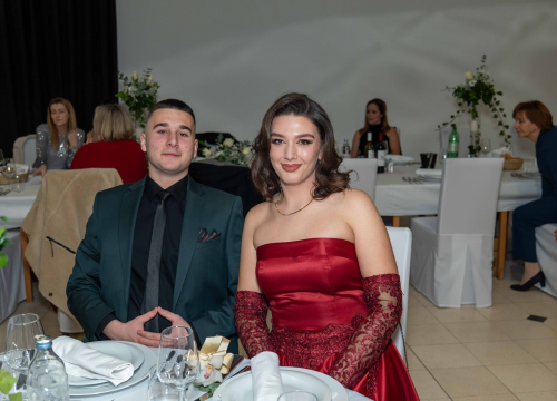 Fotografija 60 - Zavirite na maturalni ples šibenske Medicinske škole (2)