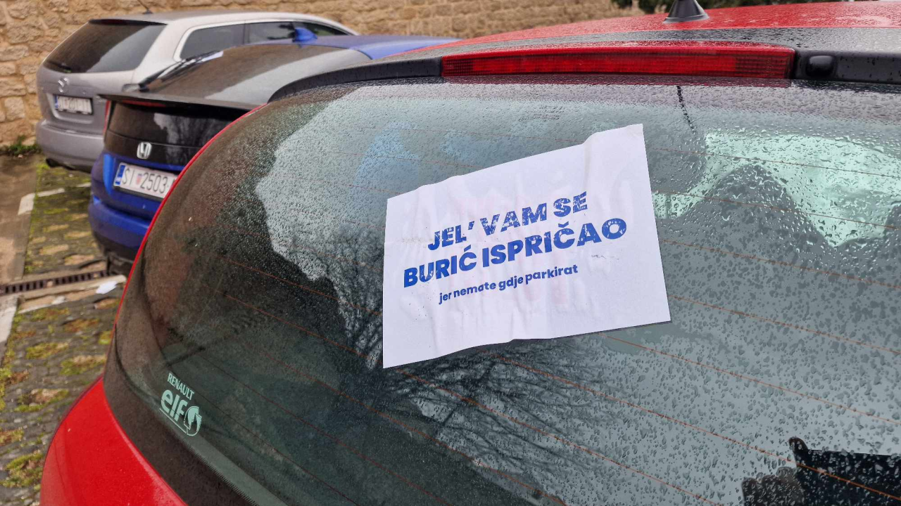 'Jel vam se Burić ispričao jer nemate di parkirat?': Gerilska akcija na parkingu Svete Nediljice
