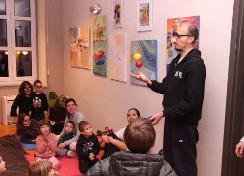 U vodičkoj knjižnici održana radionica izrade maski i pokladna pričaonica