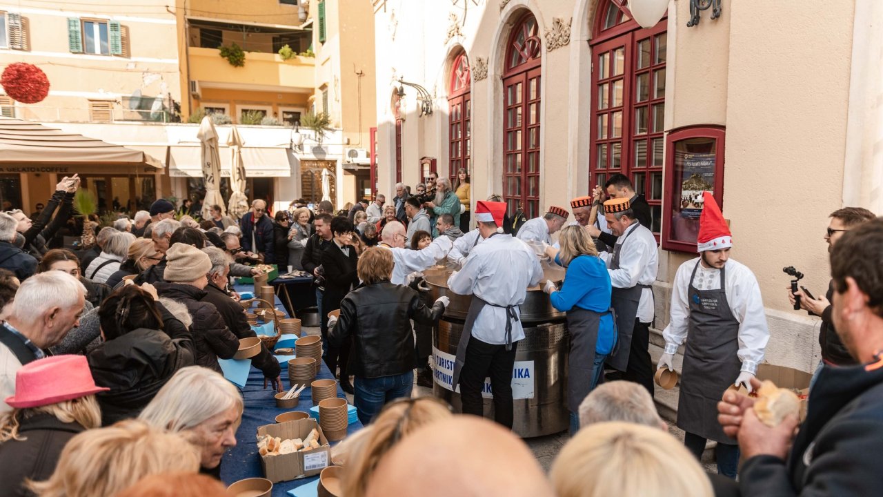 Šibenski obrtnici obilježavaju početak Korizme: Ispred kazališta dijelit će bakalar