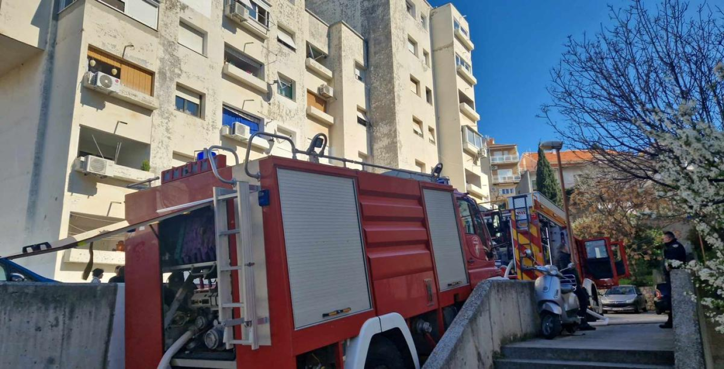 Stanari zgrade na Baldekinu evakuirani zbog požara na krovu, materijalna šteta u procjeni