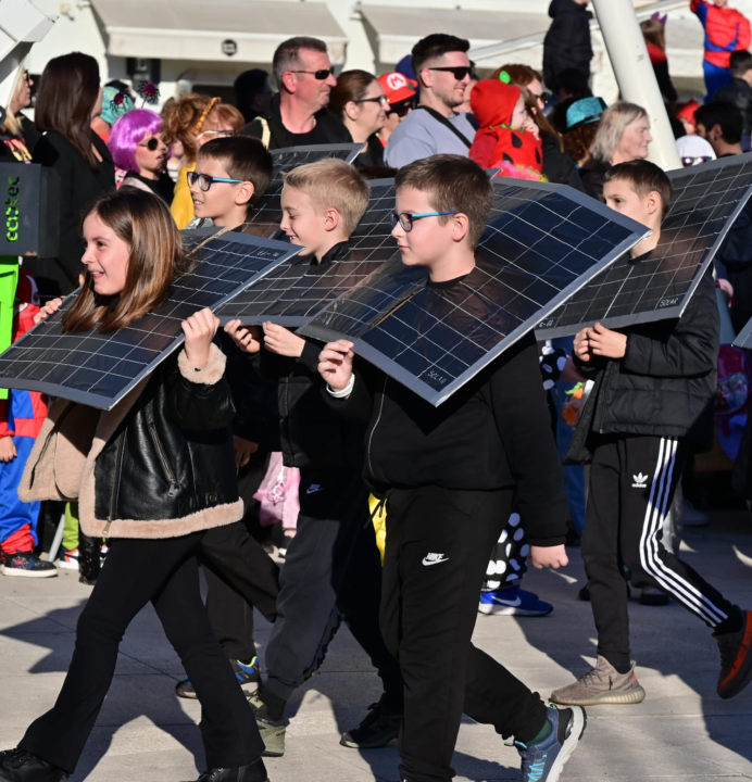 Maškarana povorka prošla kroz grad (1)
