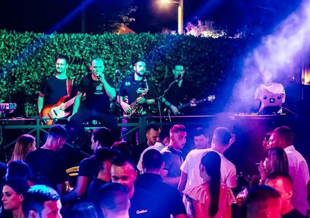 FOTO Caffe Bar Mozart i Grupa Ljubav jamče nezaboravan Dan žena!