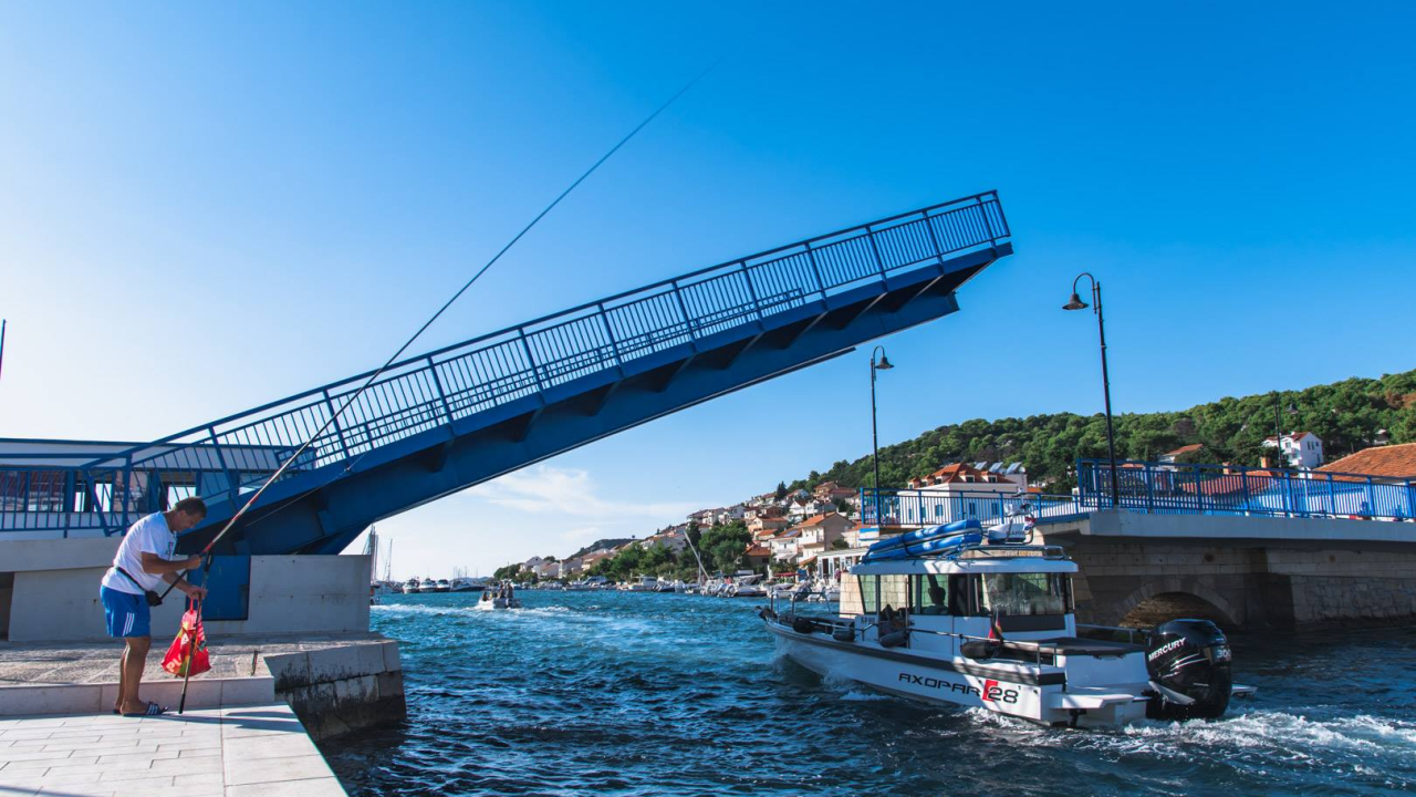 Općina Tisno donijela odluku o visini paušalnog poreza za iznajmljivače