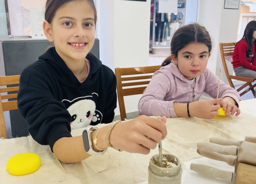 Fotografija 3 - Mali kipari: Školarci iz Unešića izrađivali predmete s motivima katedrale sv. Jakova