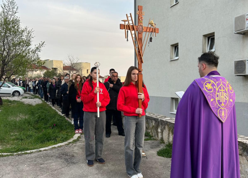 Fotografija 12 - Vjernici župe Svetog Jeronima okupili su se u molitvi križnog puta