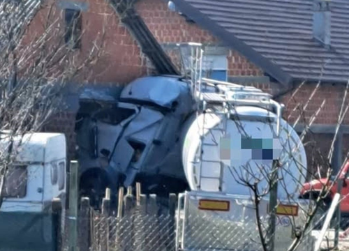 Kamion sletio s ceste kod Zagreba i zabio se u kuću, dvije osobe ozlijeđene