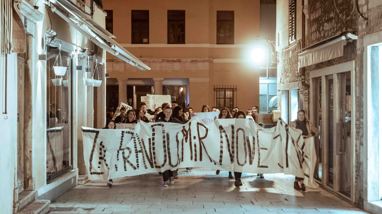 Šibenčanke i Šibenčani marširali gradom za prava žena: 'Za sve čiji je glas utišan'