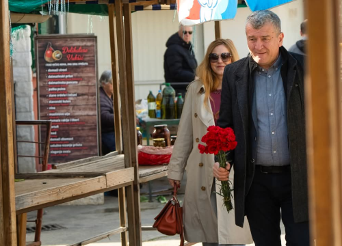 Fotografija 3 - Šibenski SDP-ovci obilježili Dan žena podjelom karanfila