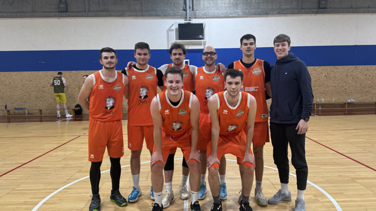 SKK Šibenik sa sedam igrača i sjajnim šutom Luke Skorića prekinuo niz poraza