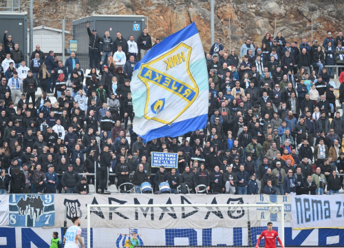 NK Rijeka kažnjena jer su joj navijači gađali rezervne igrače Šibenika
