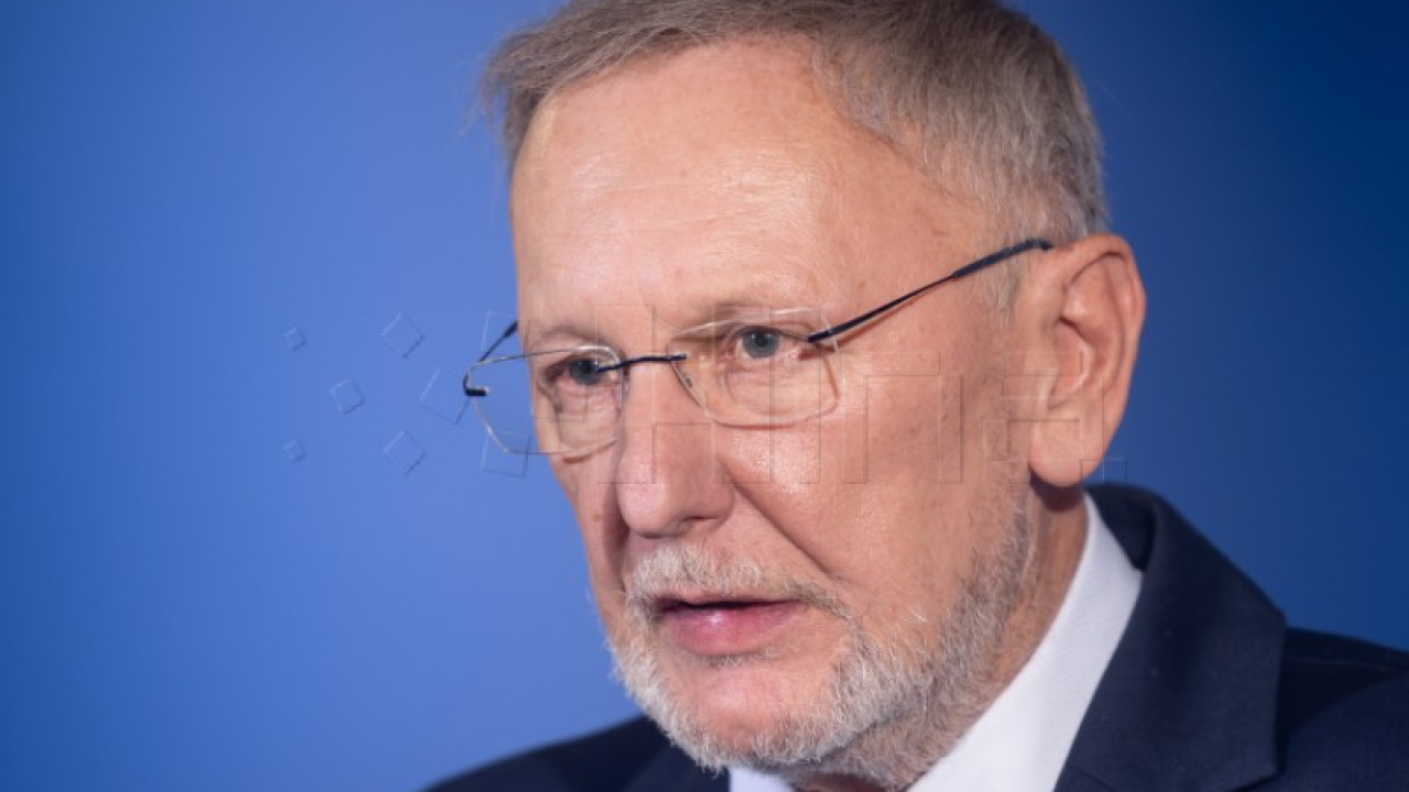 Božinović: Tvrdnje o tajnim deportacijama migranata potpuno neutemeljene