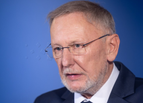 Božinović: Tvrdnje o tajnim deportacijama migranata potpuno neutemeljene