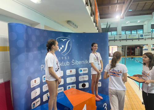 Fotografija 4 - FOTO: Srziću dva zlata i norma za Europsko juniorsko prvenstvo, Pešić uzela tri medalje kod početnika
