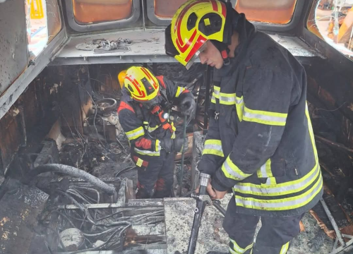 Fotografija 8 - Vodički i tišnjanski vatrogasci gasili požar broda na Murteru