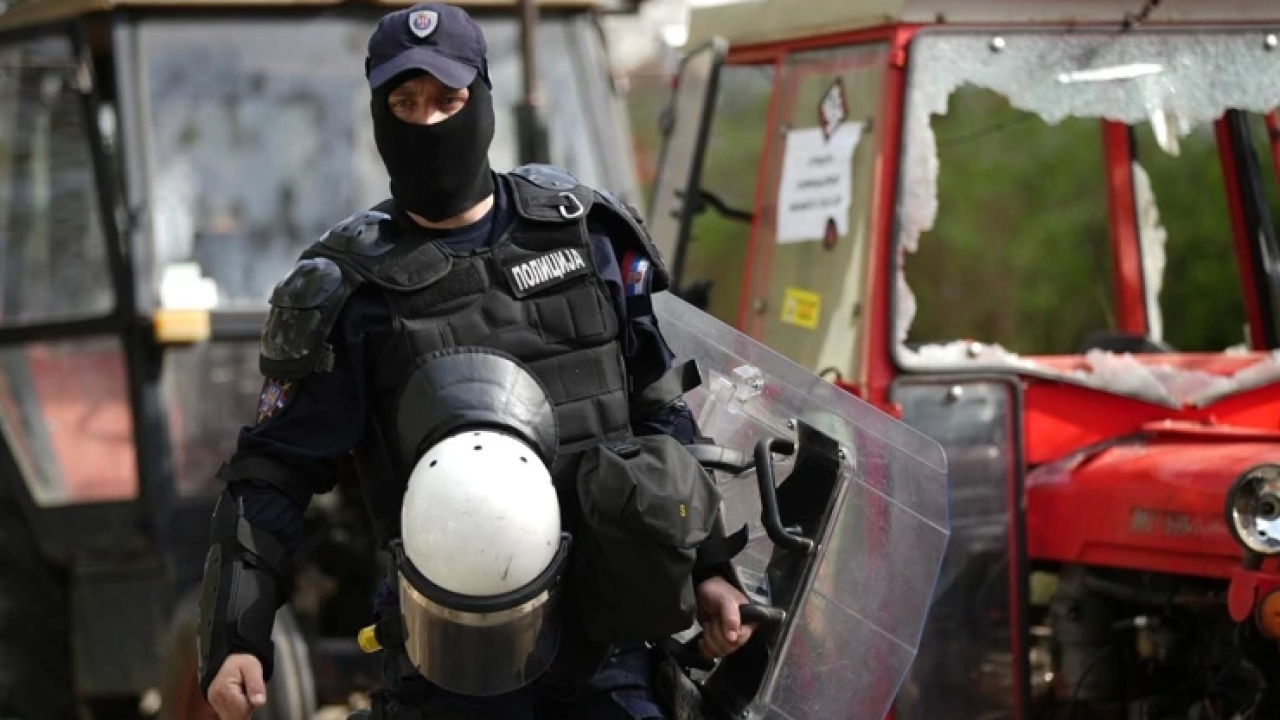 Uhićen vozač koji se zaletio u prosvjednike u Beogradu