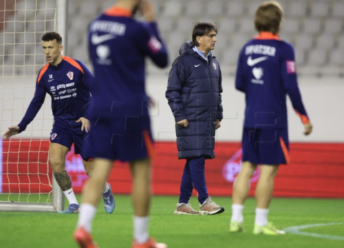 'Vatreni' se u ponedjeljak okupljaju u Splitu