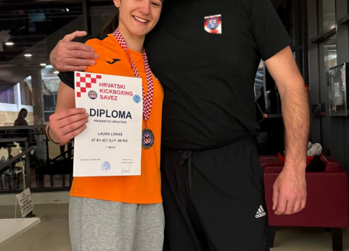 Fotografija 2 - FOTO: Laura Lokas prvakinja Hrvatske u K-1, Tonka Desanić viceprvakinja