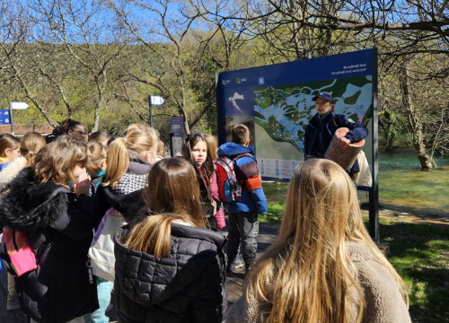 Fotografija 7 -  Šibenski prvašići na Skradinskom buku obilježili Svjetski dan šuma