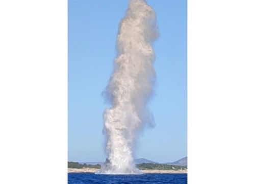 Kraj otoka Mažirina uspješno uništene dvije avionske bombe iz Drugog svjetskog rata