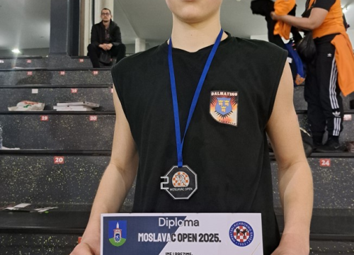 Fotografija 3 - Šibenčanin August Lambaša osvojio srebro na međunarodnom turniru u kickboxingu