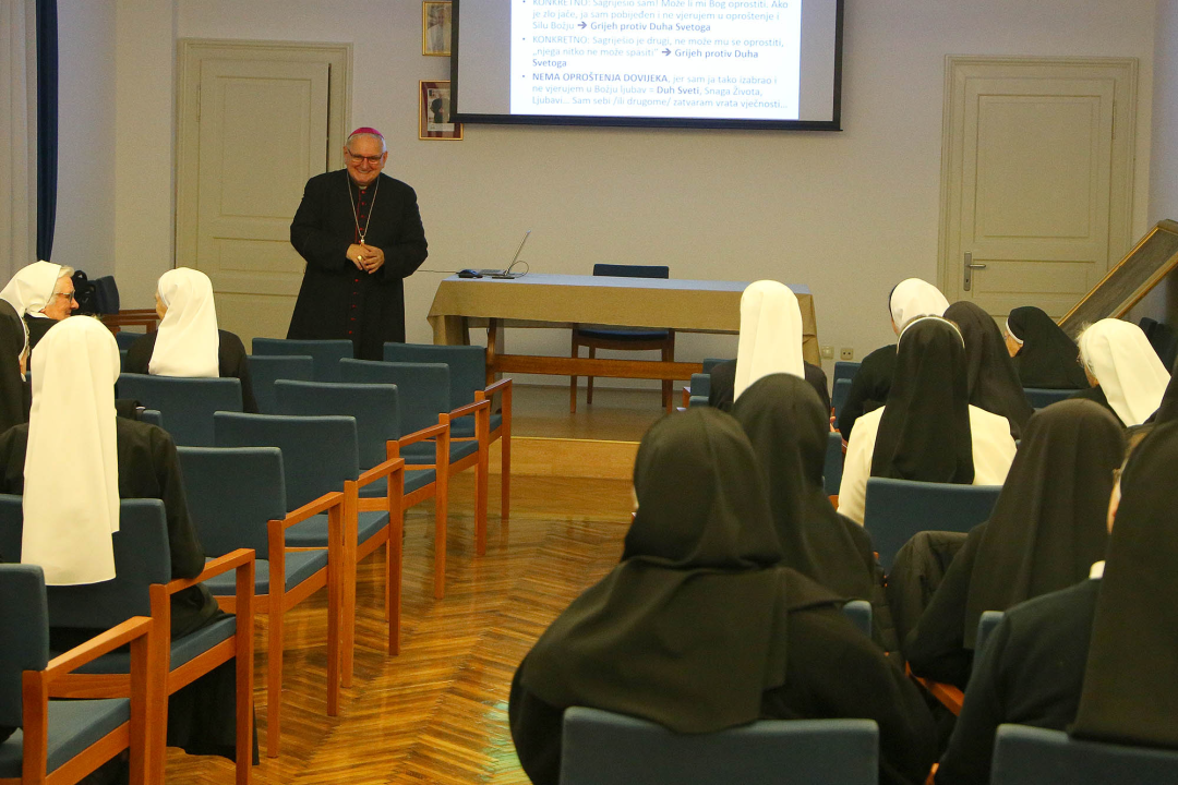 U Šibeniku održan korizmeni susret biskupa i redovnica