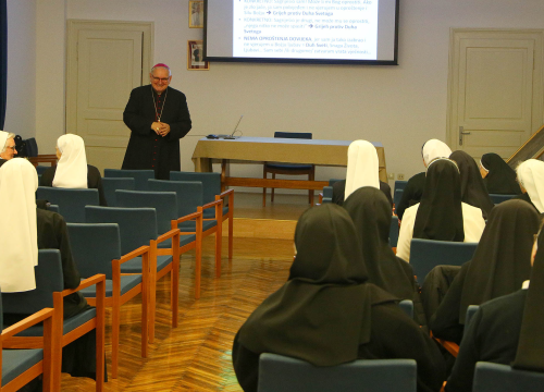 Fotografija 3 - U Šibeniku održan korizmeni susret biskupa i redovnica