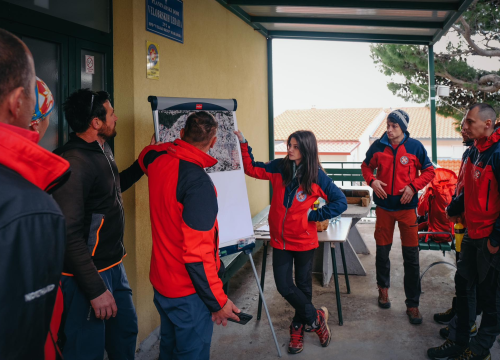Fotografija 2 - Šibenski HGSS-ovci na Biokovu sudjelovali na vježbi stijenskog spašavanja