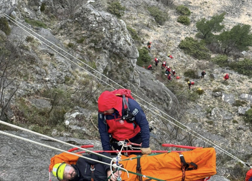Fotografija 16 - Šibenski HGSS-ovci na Biokovu sudjelovali na vježbi stijenskog spašavanja