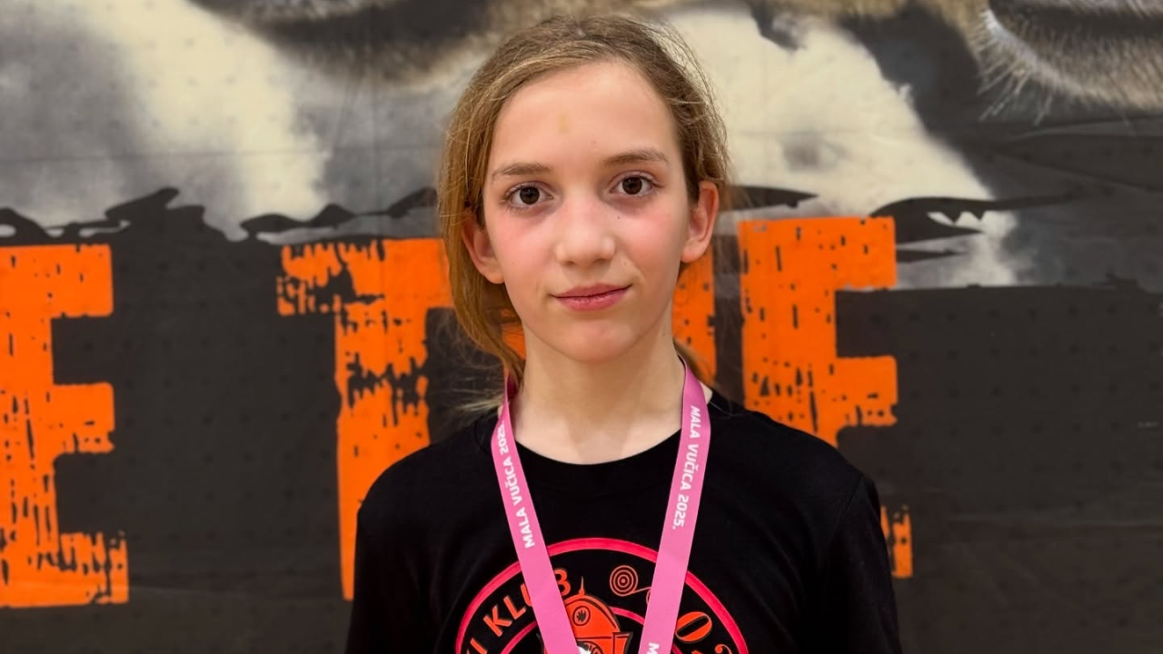 Hrvačicama Šibenika tri medalje na 'Maloj Vučici'