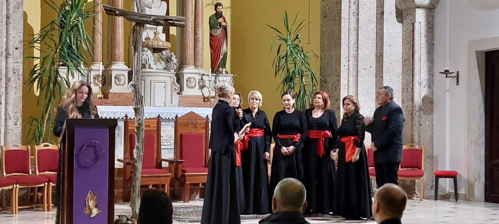 Stoljetna tradicija pučkih korizmenih napjeva: Klape nastupile na korizmenom koncertu u Drnišu