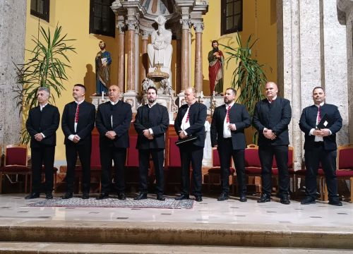 Fotografija 12 - Stoljetna tradicija pučkih korizmenih napjeva: Klape nastupile na korizmenom koncertu u Drnišu