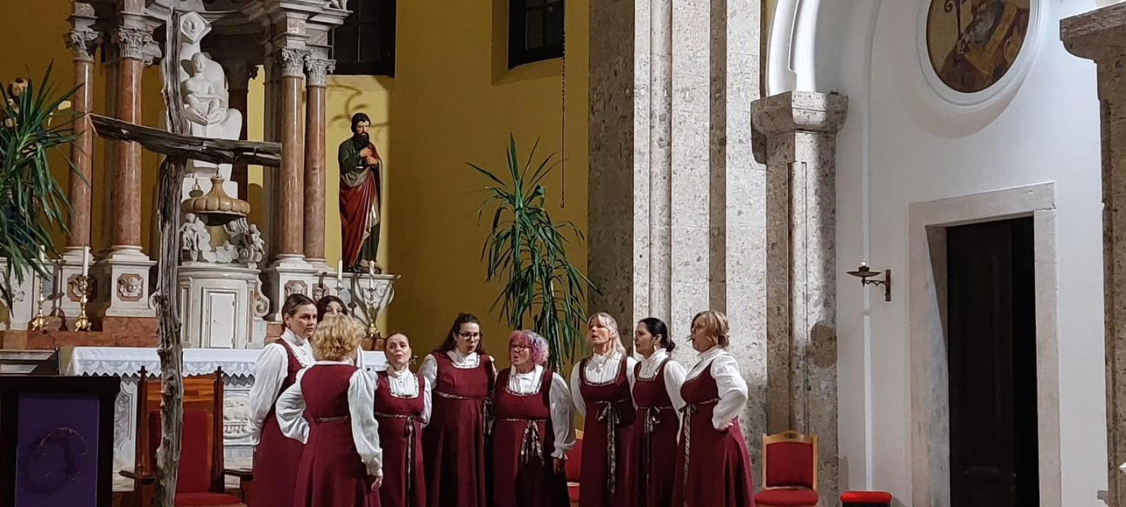 Stoljetna tradicija pučkih korizmenih napjeva: Klape nastupile na korizmenom koncertu u Drnišu