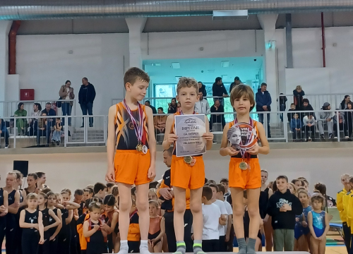 Fotografija 21 - FOTO: Gimnastičari Dišpeta nastupili u Solinu, u dvije konkurencije osvojili ekipnu prvu poziciju