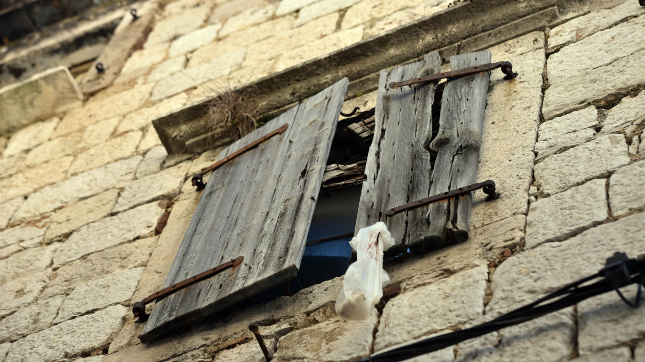 Grad Šibenik sa 83 tisuća eura sufinancira obnovu fasada, krovišta i stolarije na pet objekata u staroj jezgriii