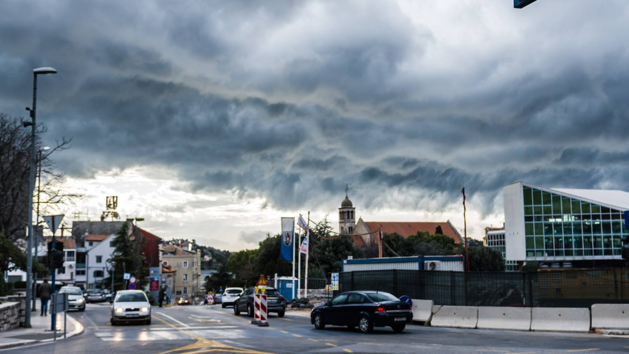Stiže promjena vremena, DHMZ izdao žuti alarm za neke regije: Evo kad će stići do nas