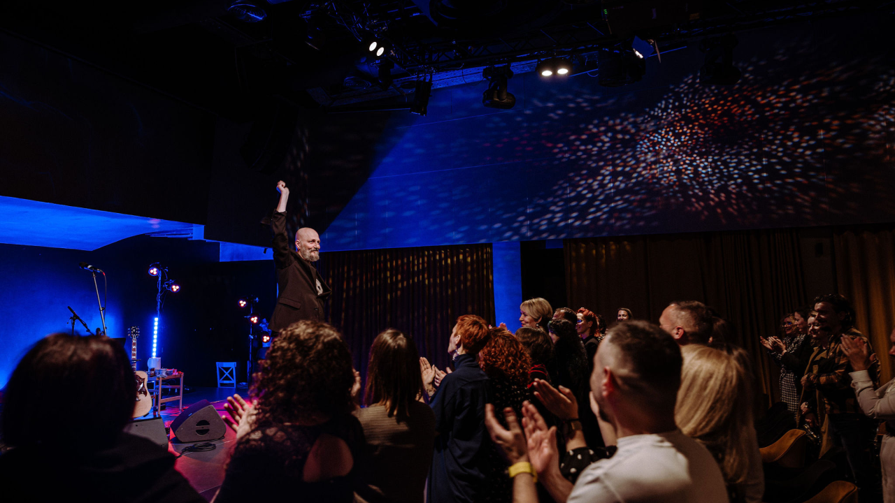 Urban sinoćnjim koncertom 'osvojio' Arsena: Večer puna emocija, intime i glazbene čarolije