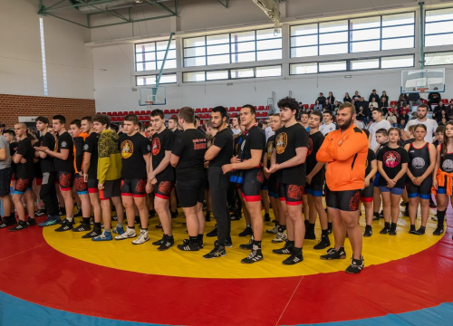 Fotografija 1 - FOTO: Dva šibenska hrvačka kluba na Prvenstvu Jadranske regije s nizom ekipnih titula i 25 pojedinačnih naslova