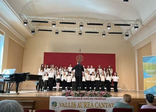 Fotografija 1 - 'Zdravo maleni' prvi na 10. međunarodnom natjecanju dječjih zborova