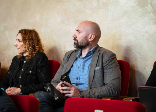 Fotografija 21 - FOTO Misterij, drhtanje glasa, psihijatri: ‘Ugovor o energani na Bikarcu može se dobiti i kod malog Željka’