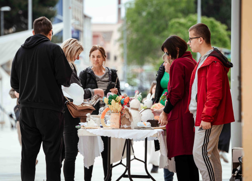 Fotografija 1 - Posjetite štand Udruge Kamenčići na Poljani i pronađite uskrsne ukrase