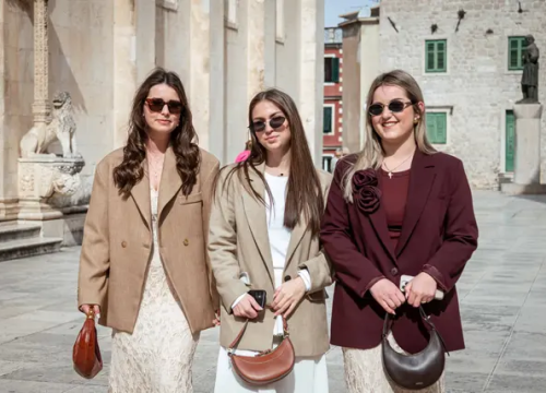 Fotografija 8 - FOTO: Šibenčanke biraju klasiku: Neutralne boje i modni dodaci vladali ulicama